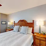 Emerald Beach Resort 536